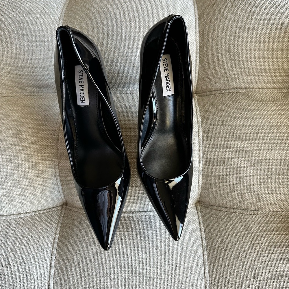 Steve Madden Glossy Black Pumps -Used